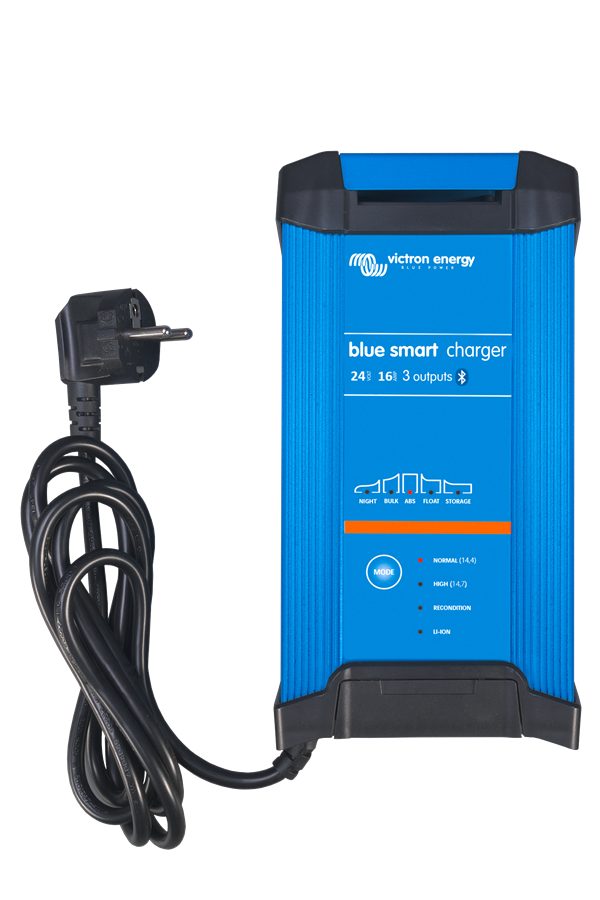 BLUE SMART IP22 CHARGER 24V/16A(3)